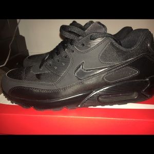 nike air max 90 essential triple black